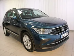 Mörkblå (nightshade blue metallic) Begagnad 2021 VW Tiguan SUV | 285 000 kr (Marknadspris)