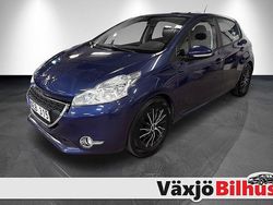 Mörkblå Begagnad 2012 Peugeot 208 Halvkombi | 49 900 kr (Marknadspris)