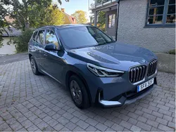 Grå Begagnad 2023 BMW iX1 SUV | 449 000 kr