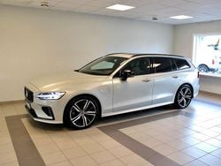 Vit Begagnad 2021 Volvo V60 R-Design Kombi | 309 900 kr (Marknadspris)
