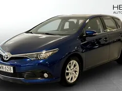 Mörkblå (blue) Begagnad 2015 Toyota Auris Halvkombi | 119 900 kr (Bra pris)