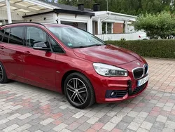 Röd Begagnad 2016 BMW 220 Gran Tourer Sport Line Minibuss | 144 500 kr (Marknadspris)