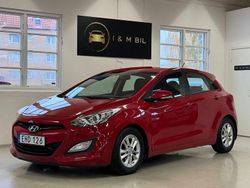 Röd Begagnad 2014 Hyundai i30 Halvkombi | 99 900 kr (Marknadspris)