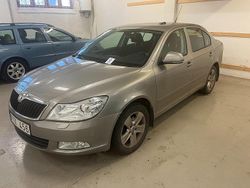 Ljusbrun Begagnad 2010 Skoda Octavia Elegance Halvkombi | 20 000 kr