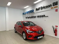 Röd Begagnad 2022 Renault Clio V Intens Halvkombi | 149 500 kr (Marknadspris)