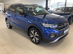 Blå (reef blue metallic) Begagnad 2022 VW T-Cross Life SUV | 174 900 kr (Marknadspris)