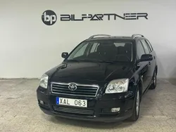 Svart Begagnad 2005 Toyota Avensis Kombi | 39 900 kr (Lite dyr)