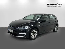 Svart Begagnad 2020 VW e-Golf Halvkombi | 179 900 kr (Marknadspris)