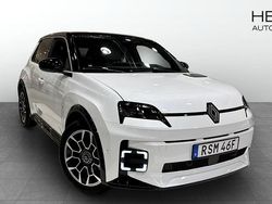 Vit (white) Ny 2025 Renault R5 Halvkombi | 450 600 kr (Lite dyr)