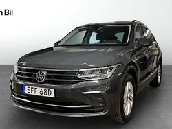 Grå Begagnad 2022 VW Tiguan SUV | 294 900 kr (Marknadspris)