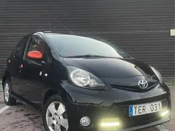 Svart Begagnad 2012 Toyota Aygo Halvkombi | 59 900 kr (Bra pris)