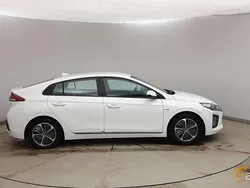 Vit Begagnad 2020 Hyundai Ioniq Premium Sedan | 199 000 kr (Lite dyr)