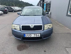 Ljusblå (blå) Begagnad 2004 Skoda Superb Sedan | 9 900 kr