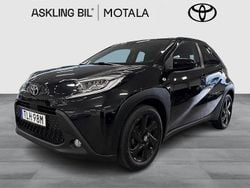 Svart Begagnad 2023 Toyota Aygo Comfort Halvkombi | 184 000 kr (Marknadspris)