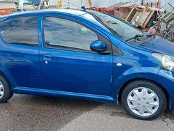 Mörkblå (blå) Begagnad 2008 Toyota Aygo Halvkombi | 24 300 kr (Marknadspris)