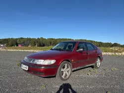 Mörkröd Begagnad 1999 Saab 9-3 Halvkombi | 9 500 kr (Superpris)
