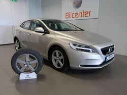 Ljusbrun Begagnad 2017 Volvo V40 Kombi | 164 900 kr (Marknadspris)