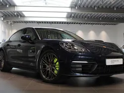 Mörkblå Begagnad 2022 Porsche Panamera 4 Platinum Edition Sedan | 855 000 kr (Marknadspris)