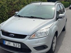 Grå Begagnad 2010 Ford Focus Kombi | 30 000 kr (Bra pris)