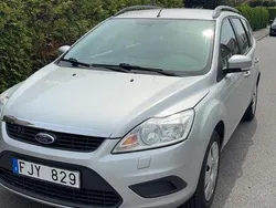 Grå Begagnad 2010 Ford Focus Kombi | 30 000 kr (Bra pris)