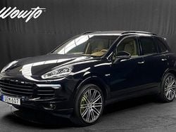 Svart Begagnad 2017 Porsche Cayenne S E-Hybrid Platinum Edition SUV | 449 800 kr (Dyr)