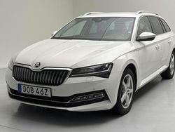 Vit Begagnad 2021 Skoda Superb Business Line Kombi | 277 550 kr (Bra pris)