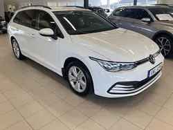 Vit Begagnad 2021 VW Golf VIII Life Kombi | 229 900 kr (Marknadspris)