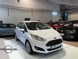 Vit Begagnad 2015 Ford Fiesta Titanium Halvkombi | 64 900 kr (Bra pris)