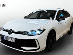 Vit (pure white) Begagnad 2024 VW Passat R-line Kombi | 474 900 kr