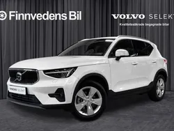 Vit Begagnad 2023 Volvo XC40 Core SUV | 389 000 kr (Marknadspris)