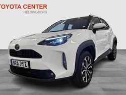 Vit Ny 2025 Toyota Yaris Hybrid SUV | 324 900 kr (Dyr)