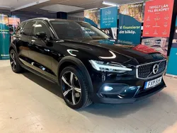 Svart Begagnad 2019 Volvo V60 CC Kombi | 219 900 kr (Lite dyr)