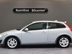 Vit Begagnad 2009 Volvo C30 Momentum Halvkombi | 59 900 kr (Marknadspris)