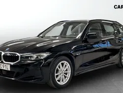 Svart Begagnad 2023 BMW 330e M Sport Kombi | 339 900 kr (Marknadspris)