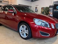 Röd Begagnad 2012 Volvo V60 Summum Kombi | 82 900 kr (Marknadspris)