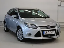 Grå Begagnad 2012 Ford Focus Titanium Halvkombi | 74 900 kr (Marknadspris)