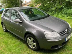 Grå Begagnad 2009 VW Golf VI Trendline Halvkombi | 36 000 kr (Marknadspris)