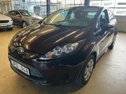 Röd Begagnad 2009 Ford Fiesta Trend Halvkombi | 43 900 kr (Marknadspris)