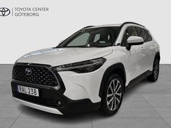 Vit Begagnad 2022 Toyota Corolla Cross Style SUV | 369 900 kr (Marknadspris)