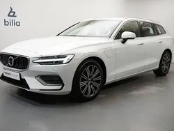 Vit Begagnad 2021 Volvo V60 Inscription Kombi | 349 900 kr (Marknadspris)