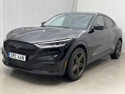 Svart Begagnad 2022 Ford Mustang Mach-E SUV | 349 000 kr (Bra pris)