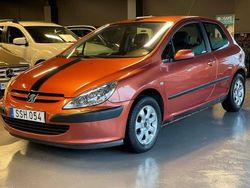 Ljusröd Begagnad 2001 Peugeot 307 Halvkombi | 26 900 kr