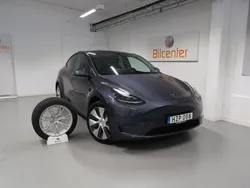 Grå Begagnad 2021 Tesla Model Y Long Range SUV | 369 900 kr