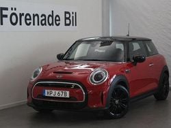 Röd (chili röd) Begagnad 2022 Mini Cooper SE Halvkombi | 229 000 kr (Marknadspris)