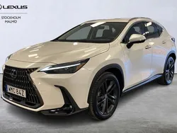 Vit Begagnad 2024 Lexus NX450h+ Executive Line SUV | 639 000 kr (Marknadspris)