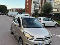 Silver Begagnad 2011 Hyundai i10 Premium Halvkombi | 28 000 kr (Bra pris)