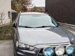 Grå Begagnad 2011 Mitsubishi Outlander Comfort Edition SUV | 49 500 kr (Marknadspris)