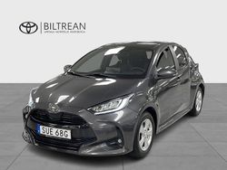 Grå Begagnad 2024 Toyota Yaris Hybrid Style Halvkombi | 289 000 kr
