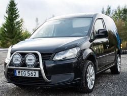 Svart Begagnad 2014 VW Caddy Minibuss | 69 900 kr (Marknadspris)