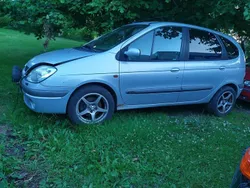 Grå Begagnad 2001 Renault Scénic Privilege Minibuss | 4 000 kr